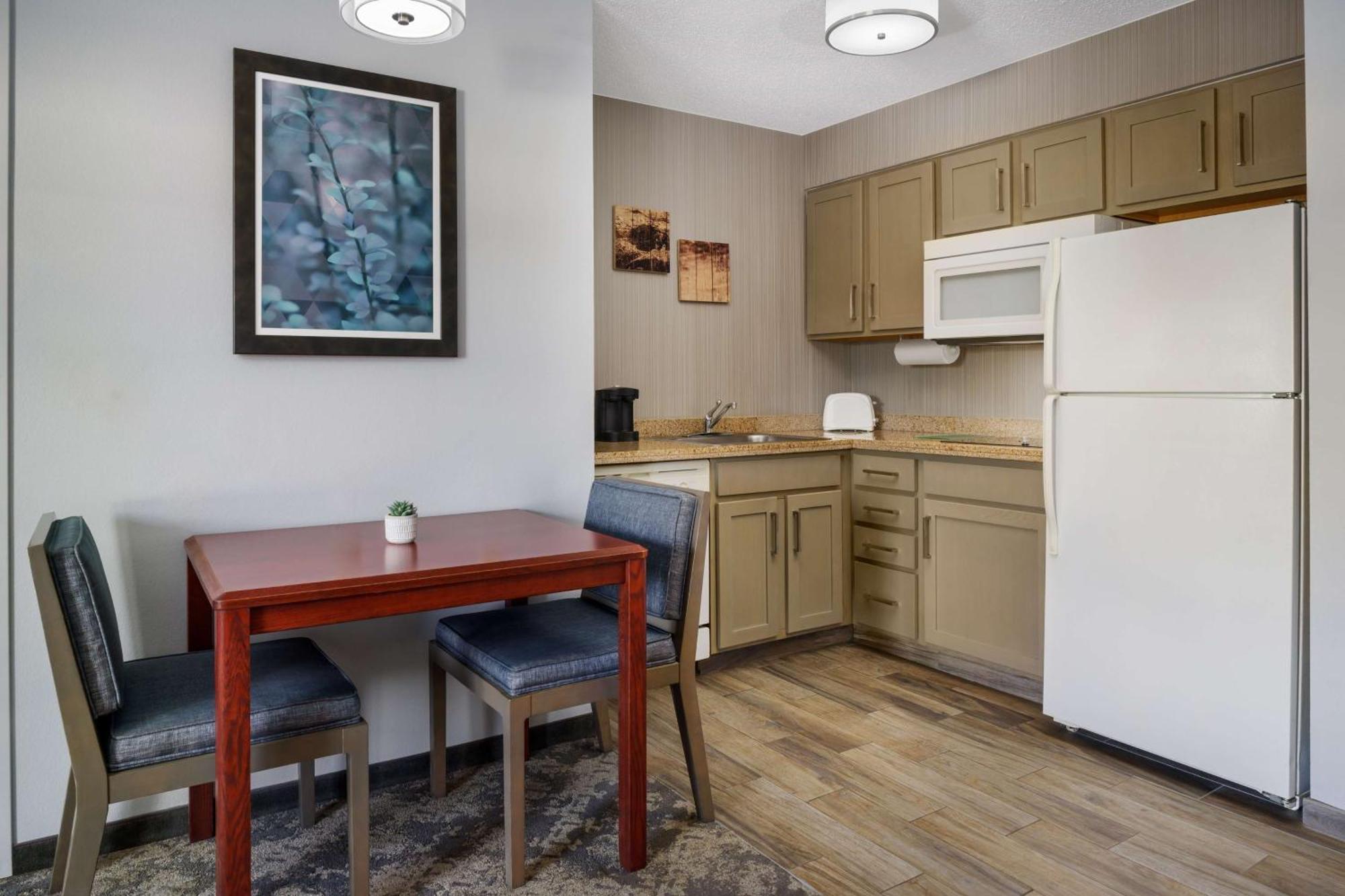 Homewood Suites By Hilton Erie Kearsarge Exterior photo