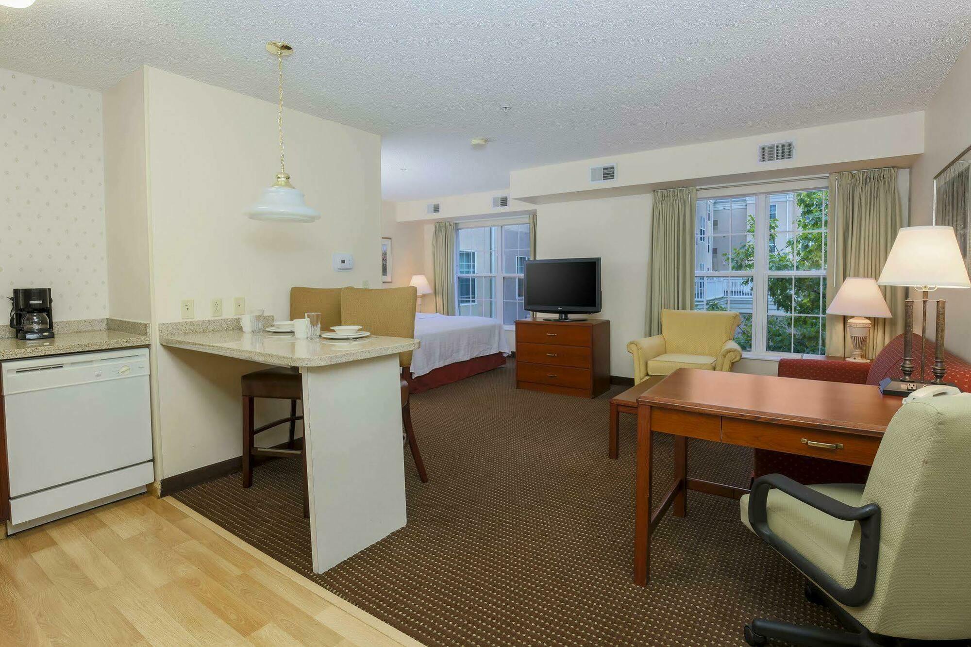 Homewood Suites By Hilton Erie Kearsarge Exterior photo