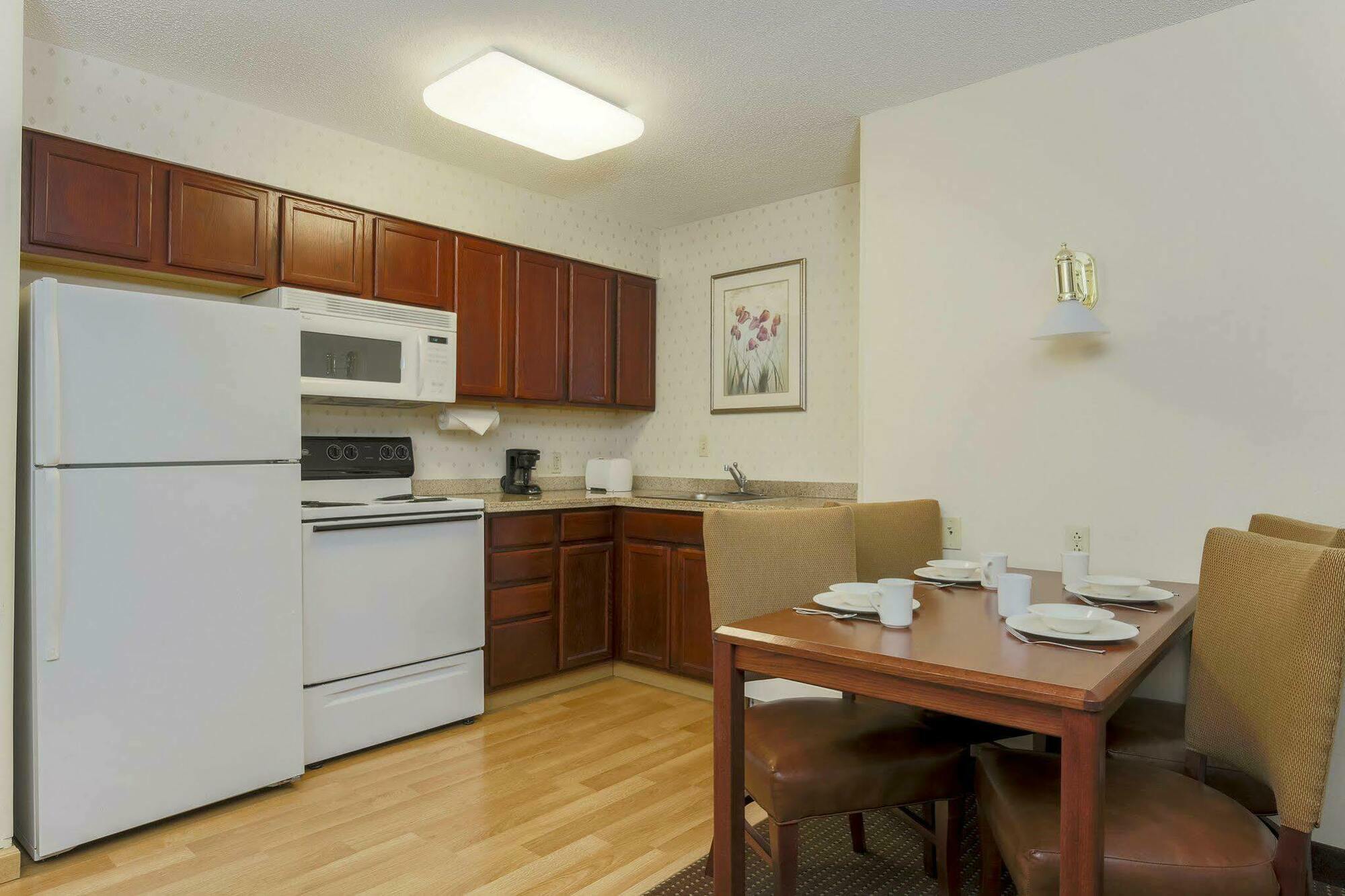 Homewood Suites By Hilton Erie Kearsarge Exterior photo
