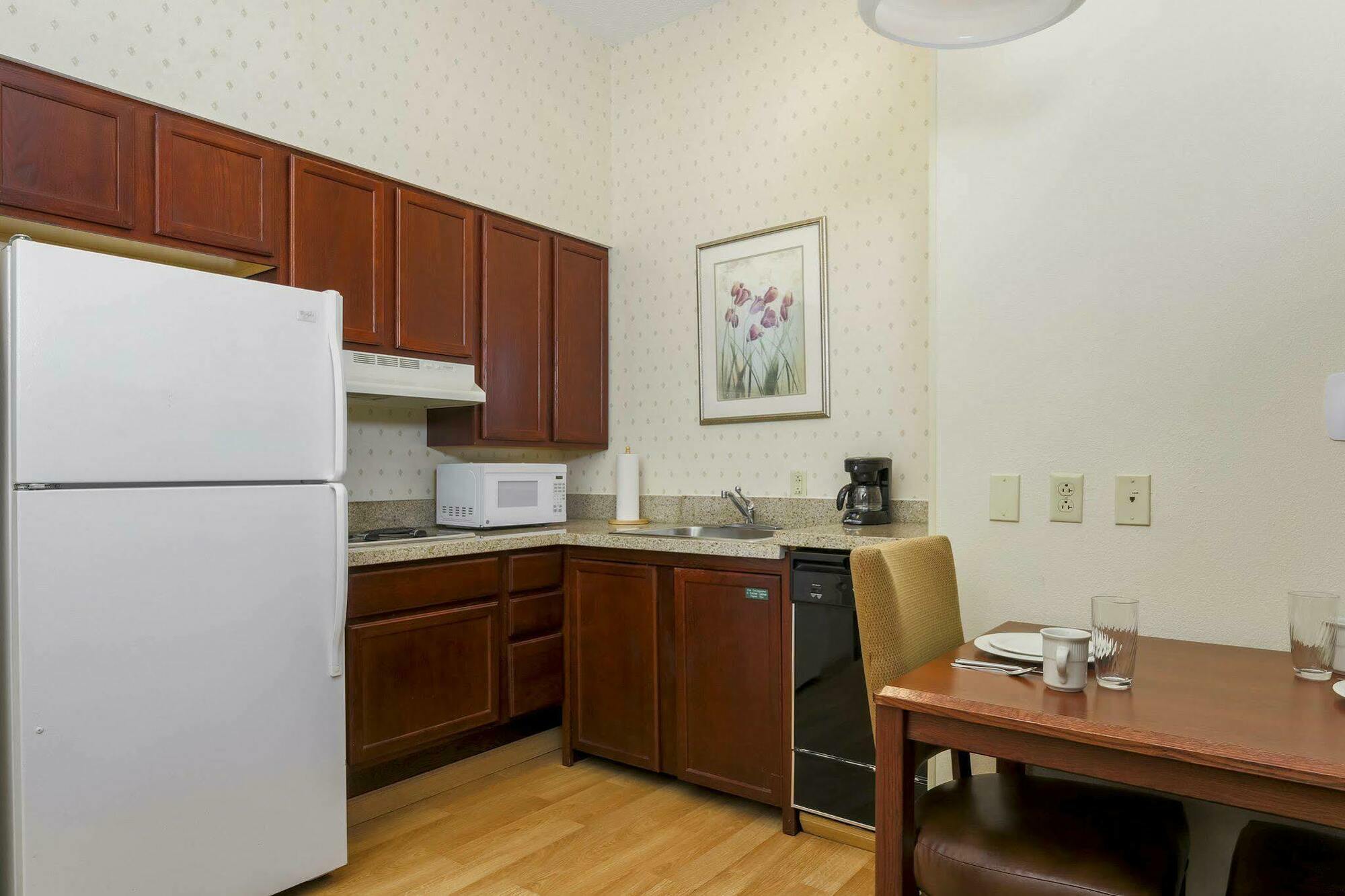 Homewood Suites By Hilton Erie Kearsarge Exterior photo